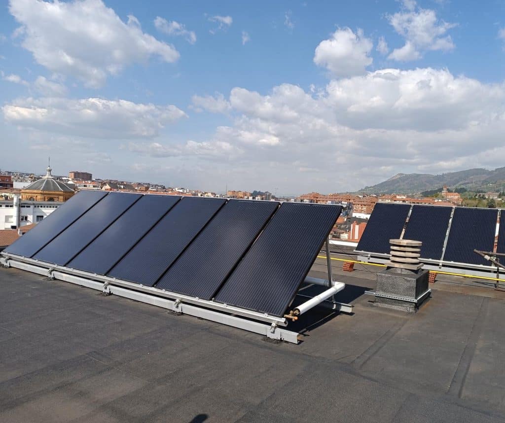 Instalación solar térmica y fotovoltaica