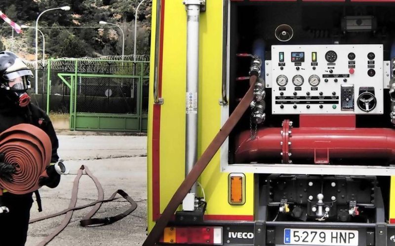 Previnsa Brigadas privadas de bomberos, parte trasera de uno de los camiones de bomberos
