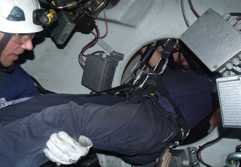 Previnsa Curso espacios confinados en aerogeneradores. Alumnos realizando prácticas.