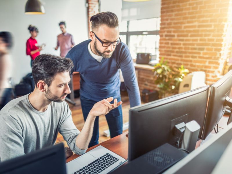 Previnsa, Desarrollo de Programas de Formación Personalizados, equipo trabajando.